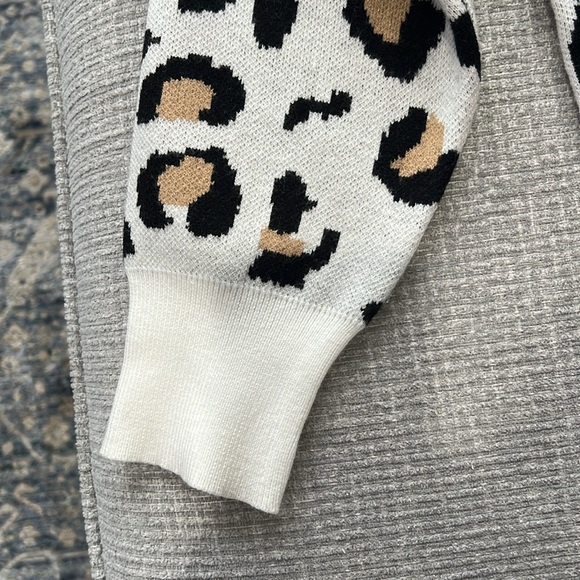 Leopard sweater - Picture 2 of 3